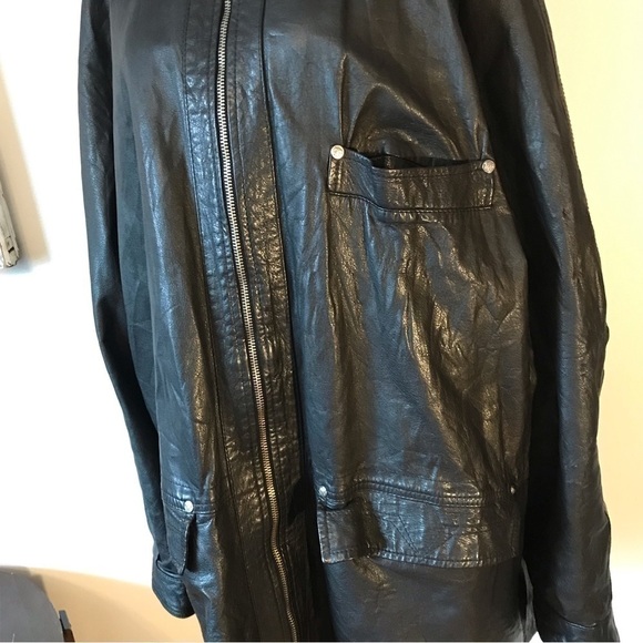 𝅺women’s black 2XL vintage Versace 3/4 length leather coat/ jacket. - Picture 6 of 12